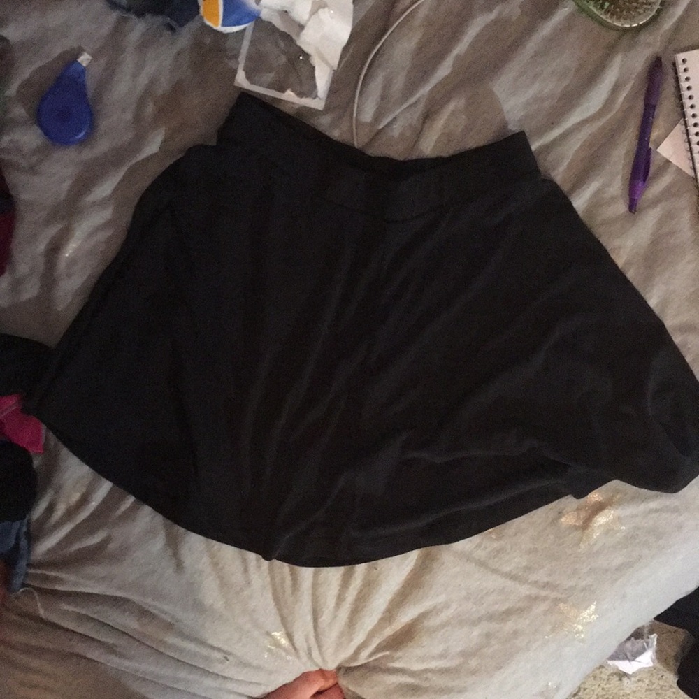 Black skater skirt